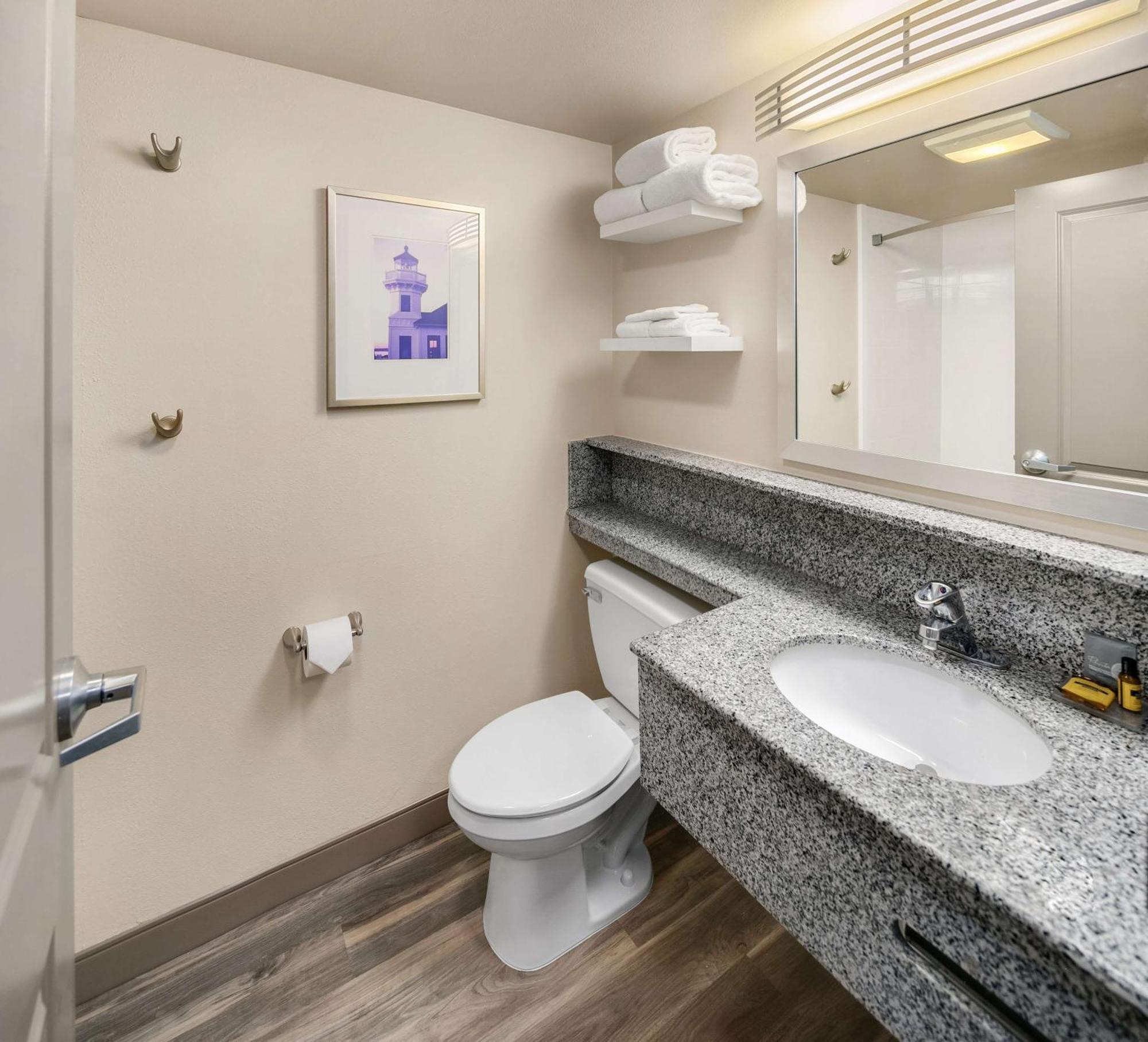 Executive Residency By Best Western Navigator Inn & Suites Everett Zewnętrze zdjęcie